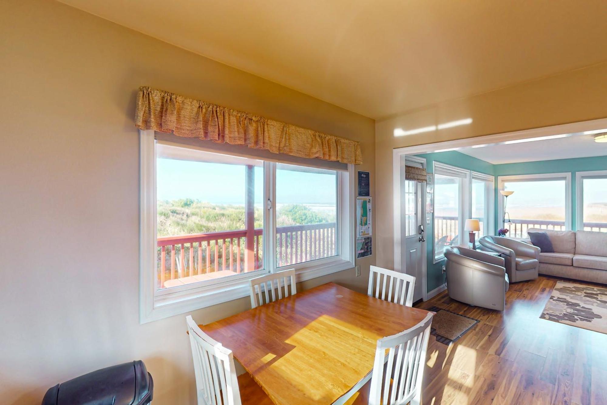 Getaway Oceanfront Lodging Rockaway Beach Bagian luar foto