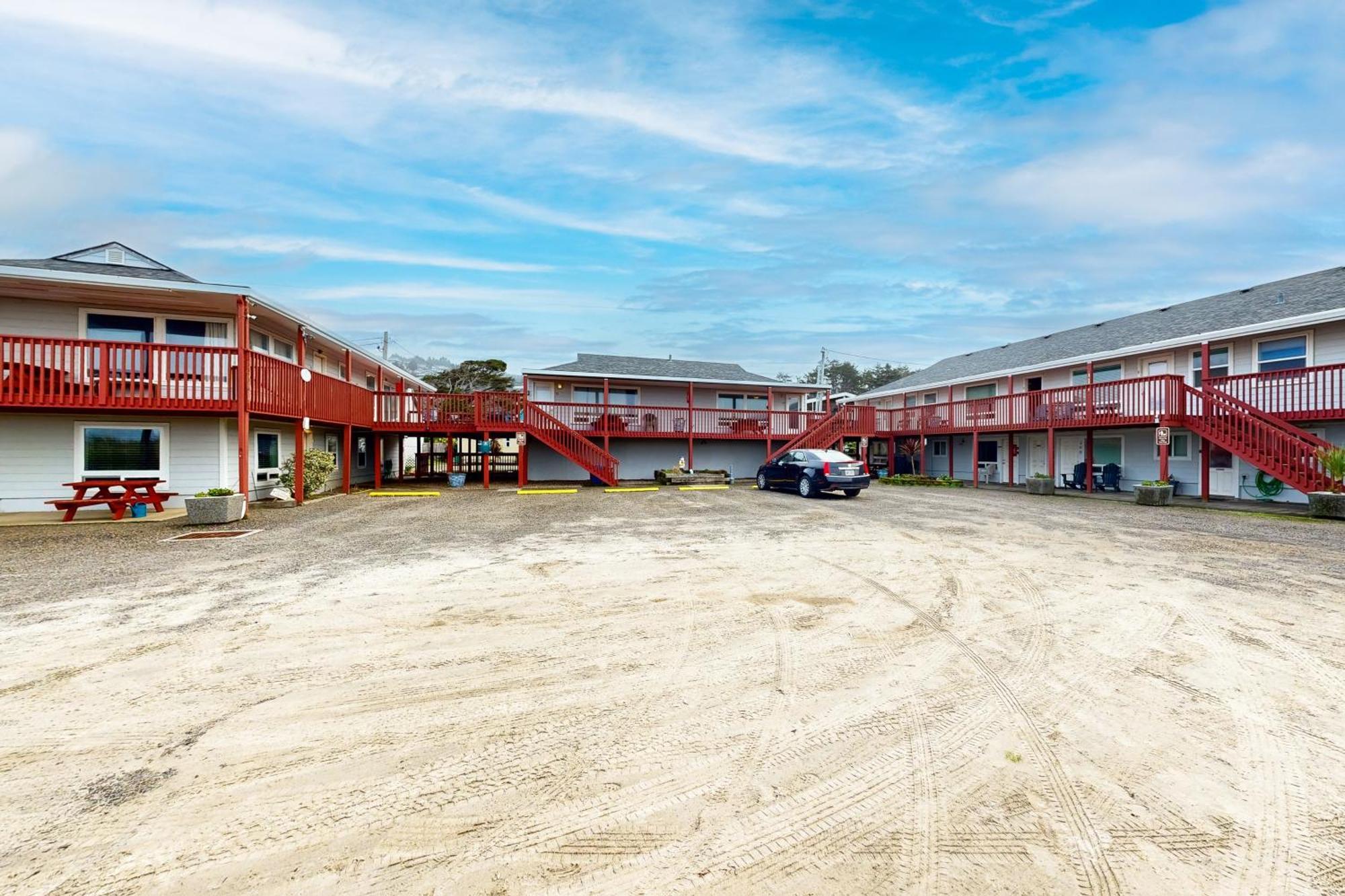 Getaway Oceanfront Lodging Rockaway Beach Ruang foto
