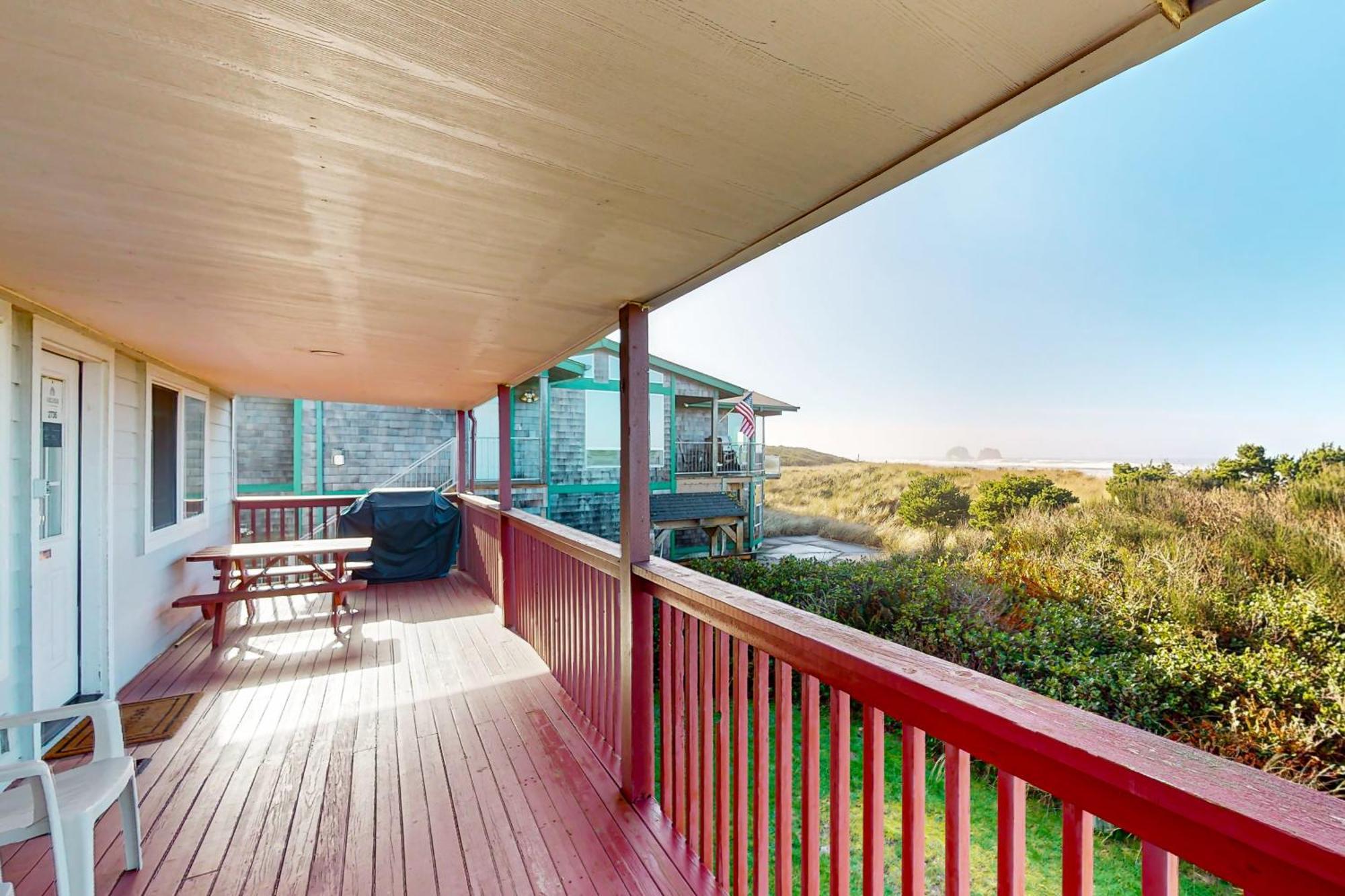 Getaway Oceanfront Lodging Rockaway Beach Bagian luar foto