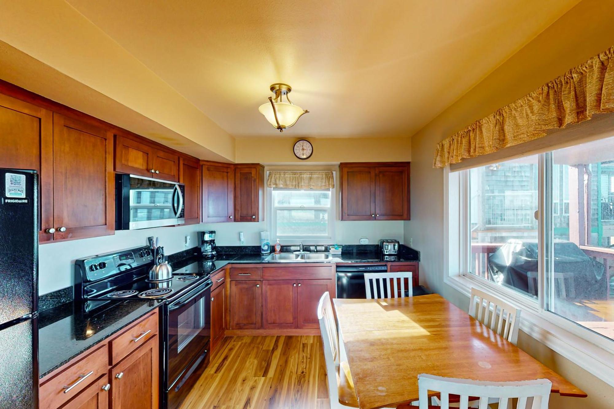 Getaway Oceanfront Lodging Rockaway Beach Bagian luar foto