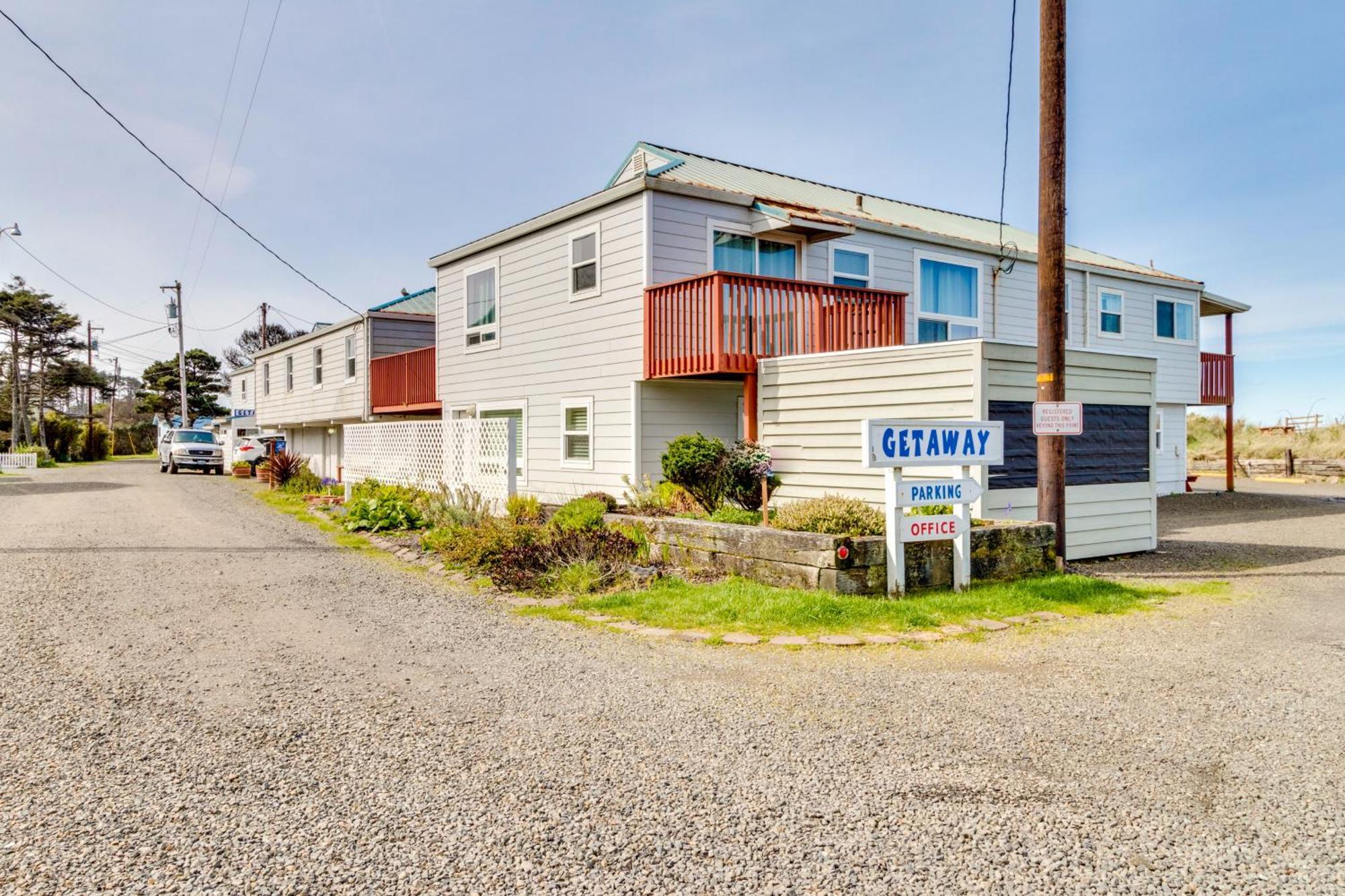 Getaway Oceanfront Lodging Rockaway Beach Bagian luar foto