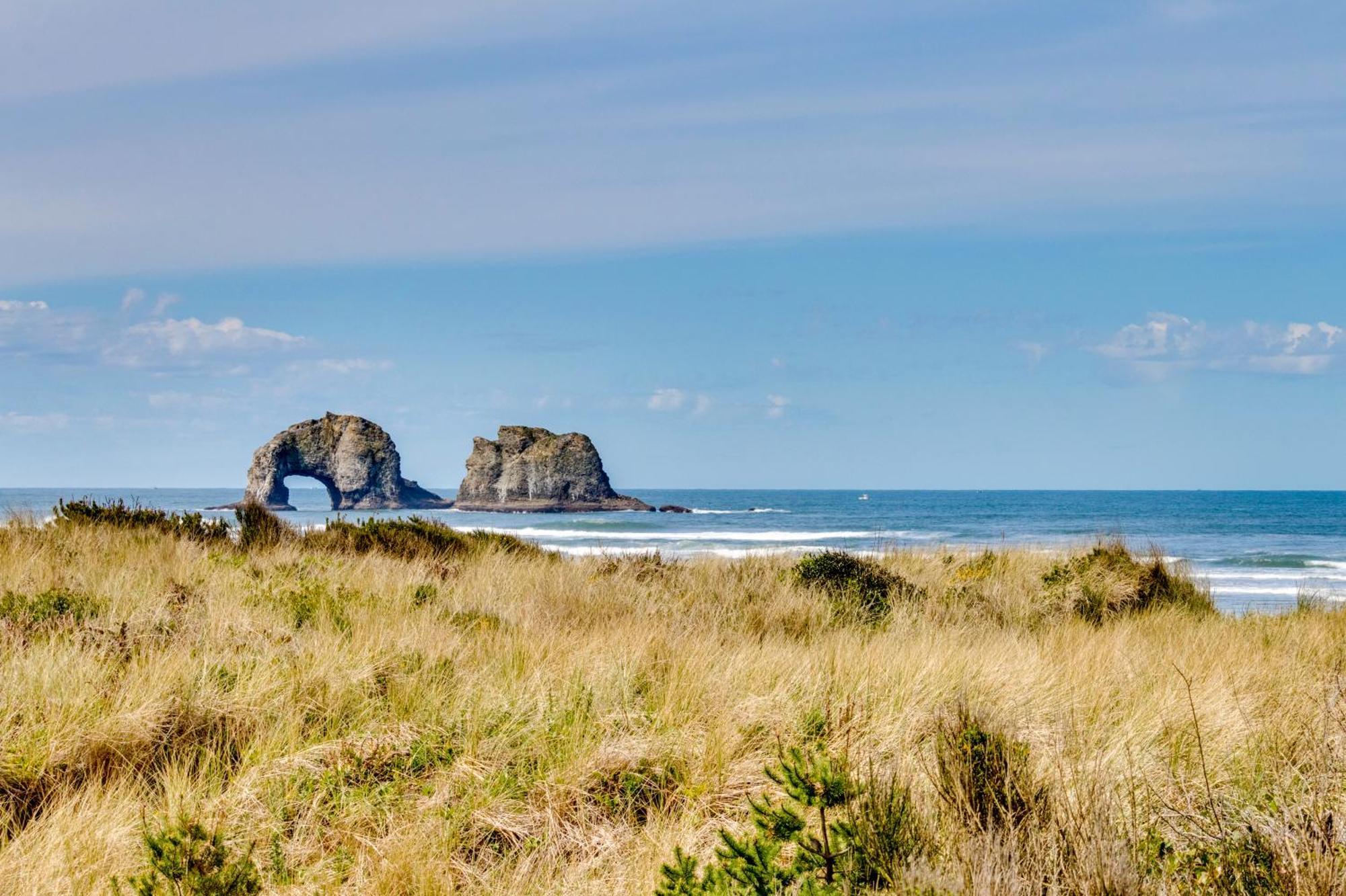 Getaway Oceanfront Lodging Rockaway Beach Bagian luar foto