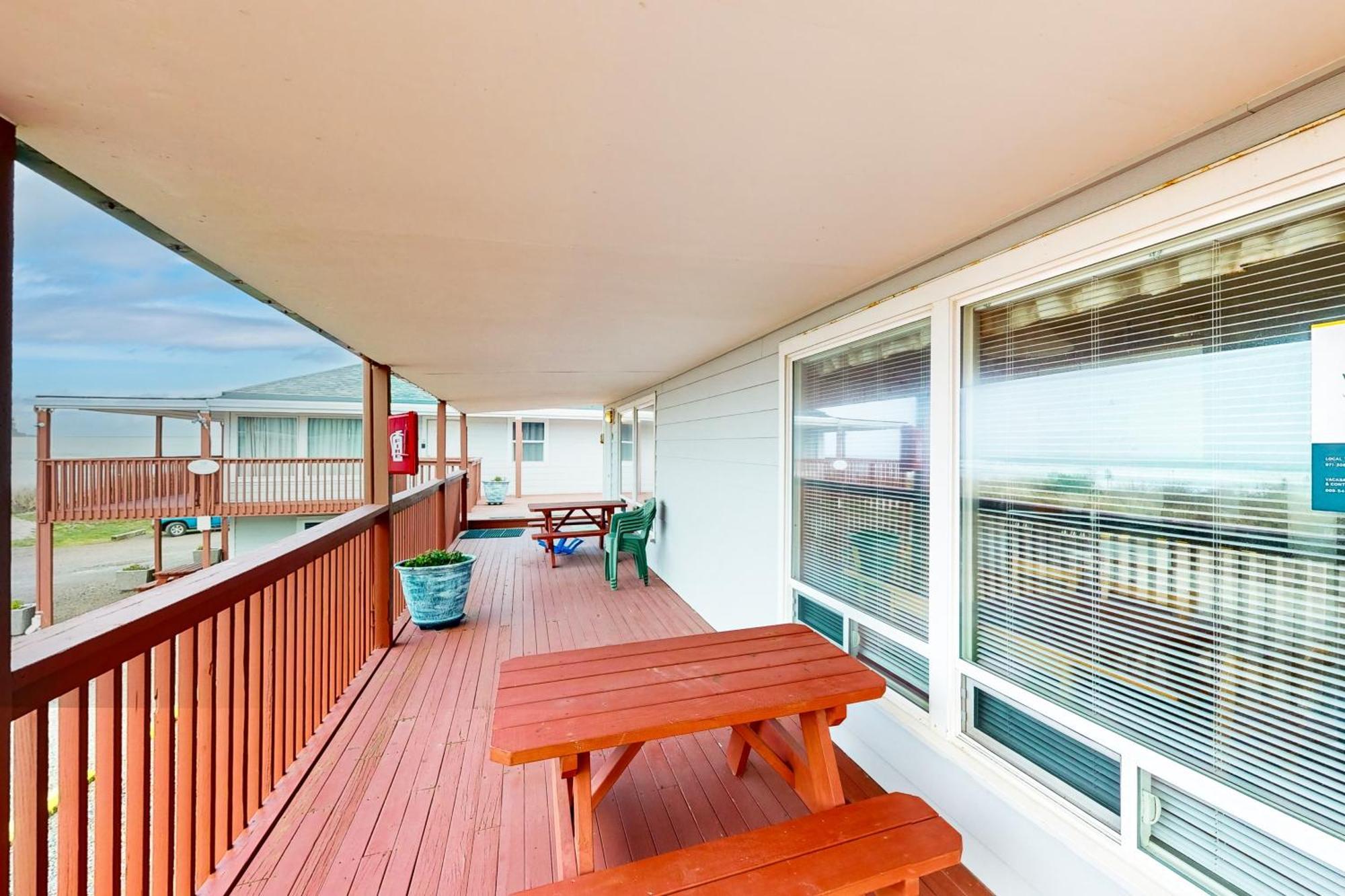 Getaway Oceanfront Lodging Rockaway Beach Ruang foto