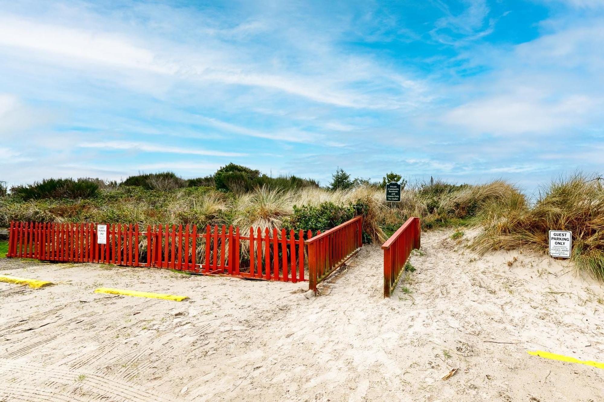 Getaway Oceanfront Lodging Rockaway Beach Ruang foto