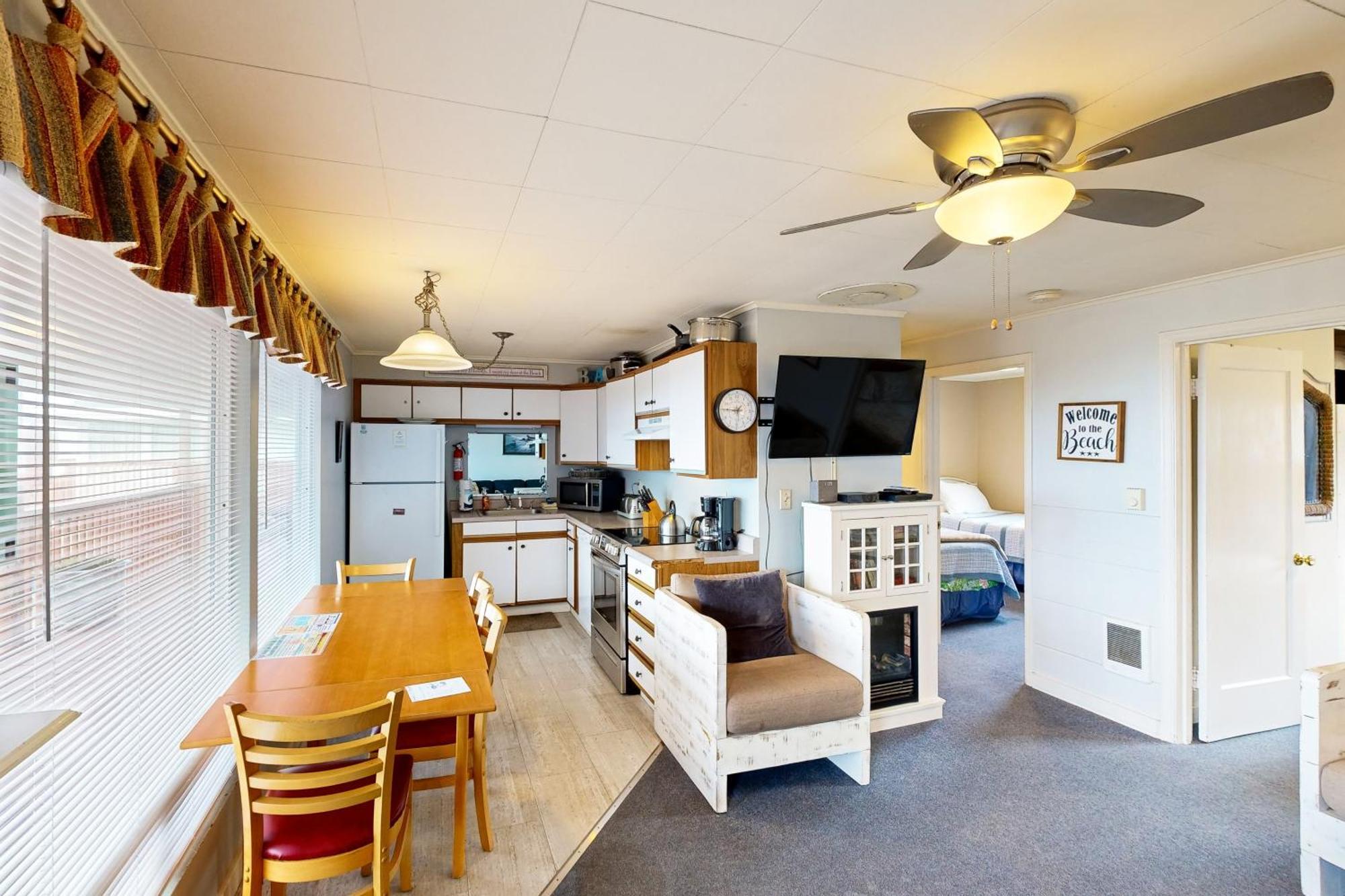 Getaway Oceanfront Lodging Rockaway Beach Ruang foto