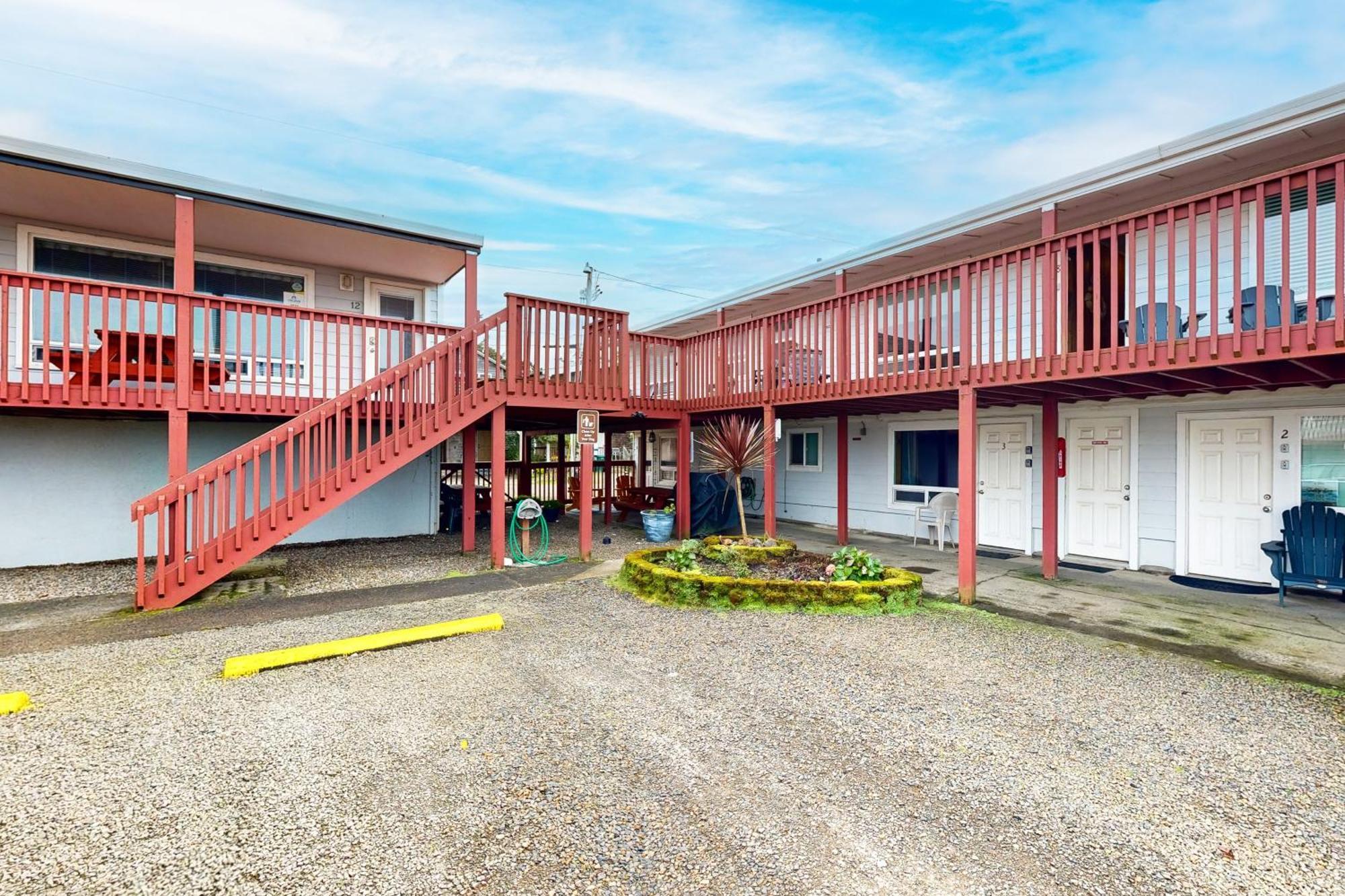 Getaway Oceanfront Lodging Rockaway Beach Ruang foto
